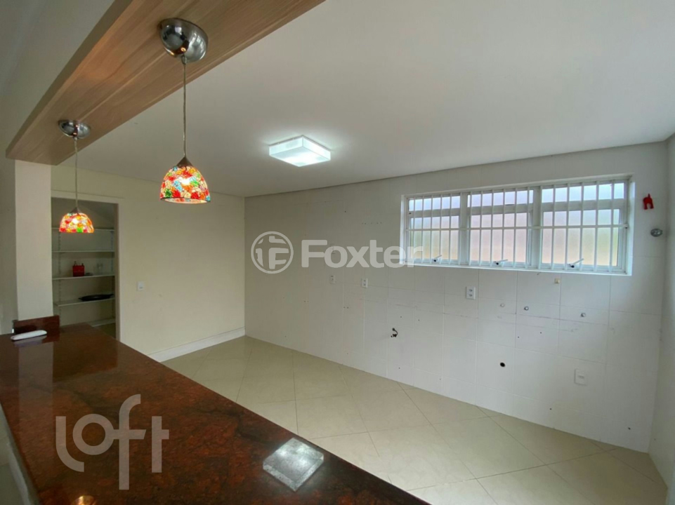 Casa à venda com 4 quartos, 265m² - Foto 4