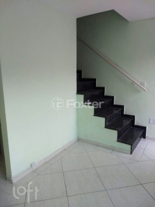 Casa à venda com 2 quartos, 70m² - Foto 1