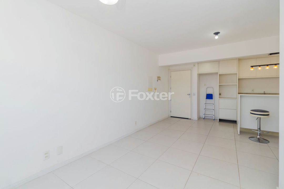 Apartamento à venda com 3 quartos, 75m² - Foto 3