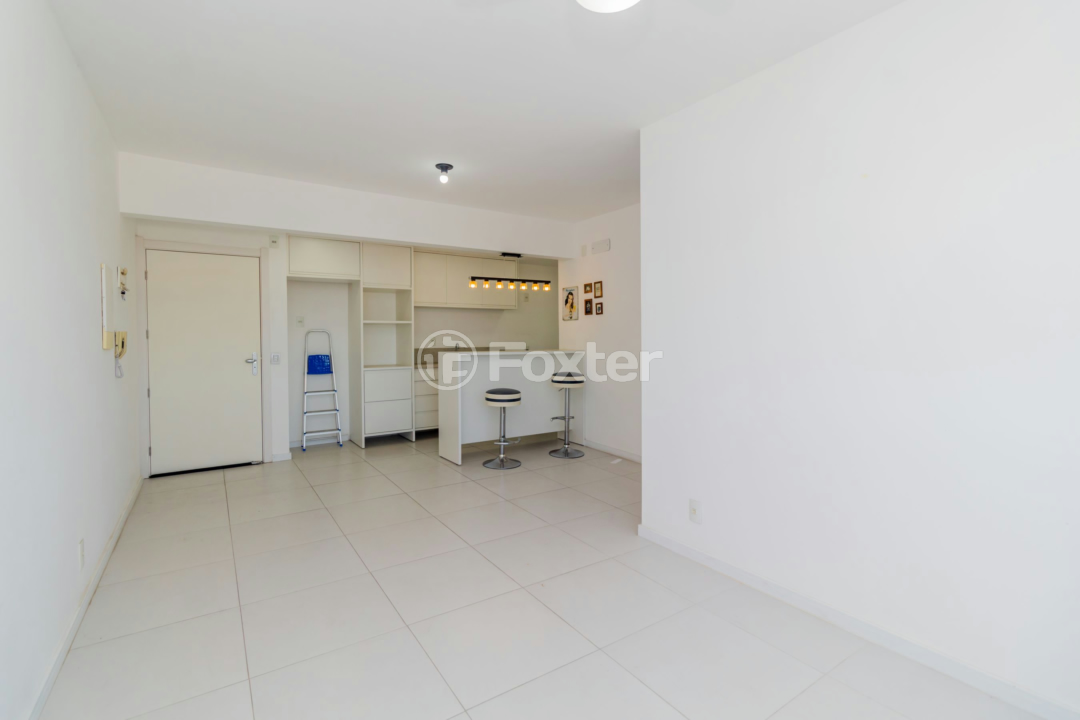 Apartamento à venda com 3 quartos, 75m² - Foto 4
