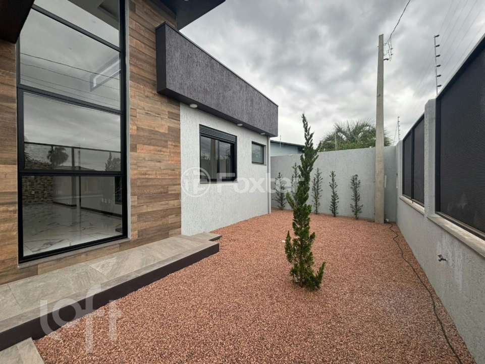 Casa à venda com 3 quartos, 96m² - Foto 1