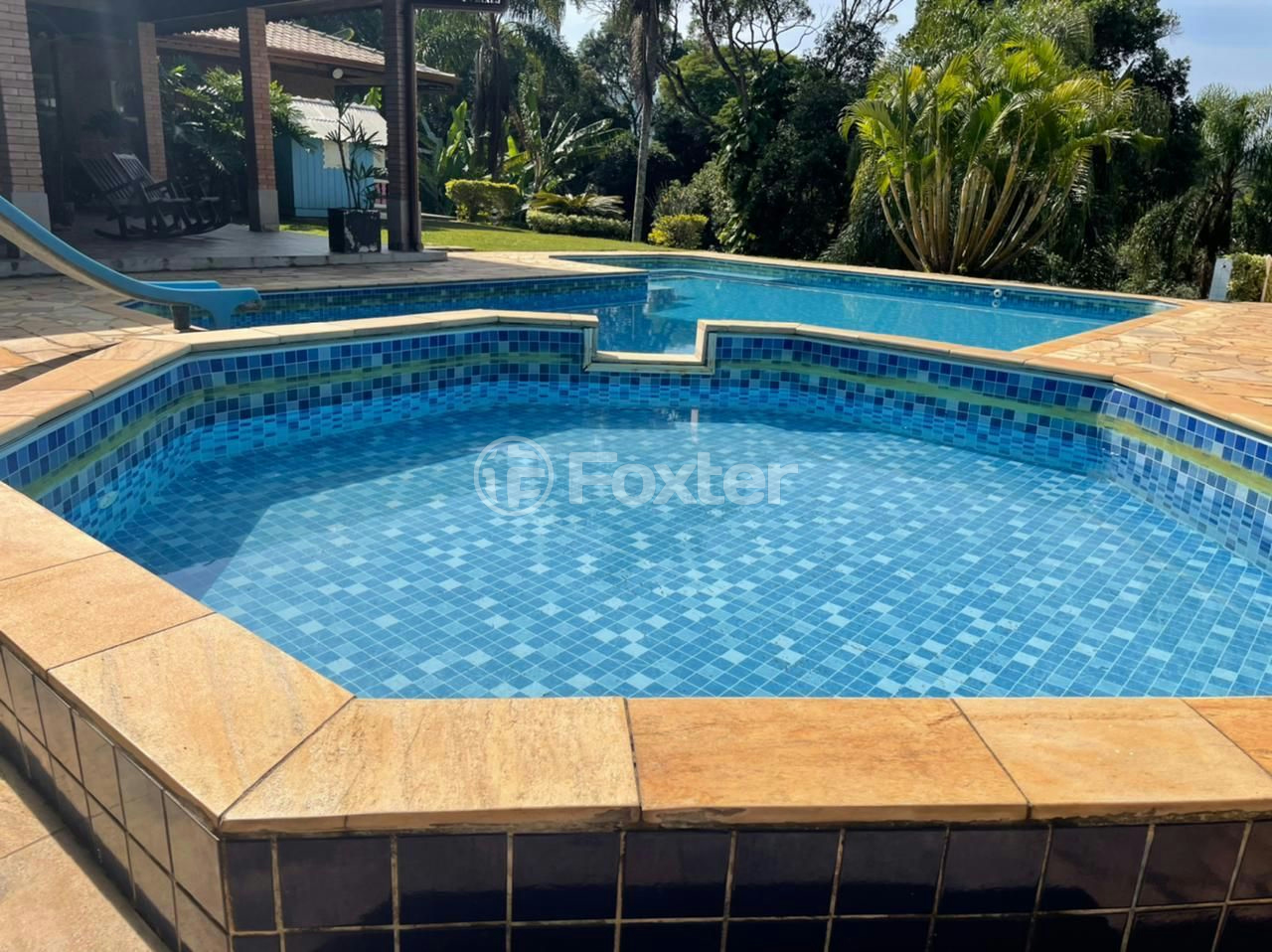 Chácara à venda com 9 quartos, 900m² - Foto 3