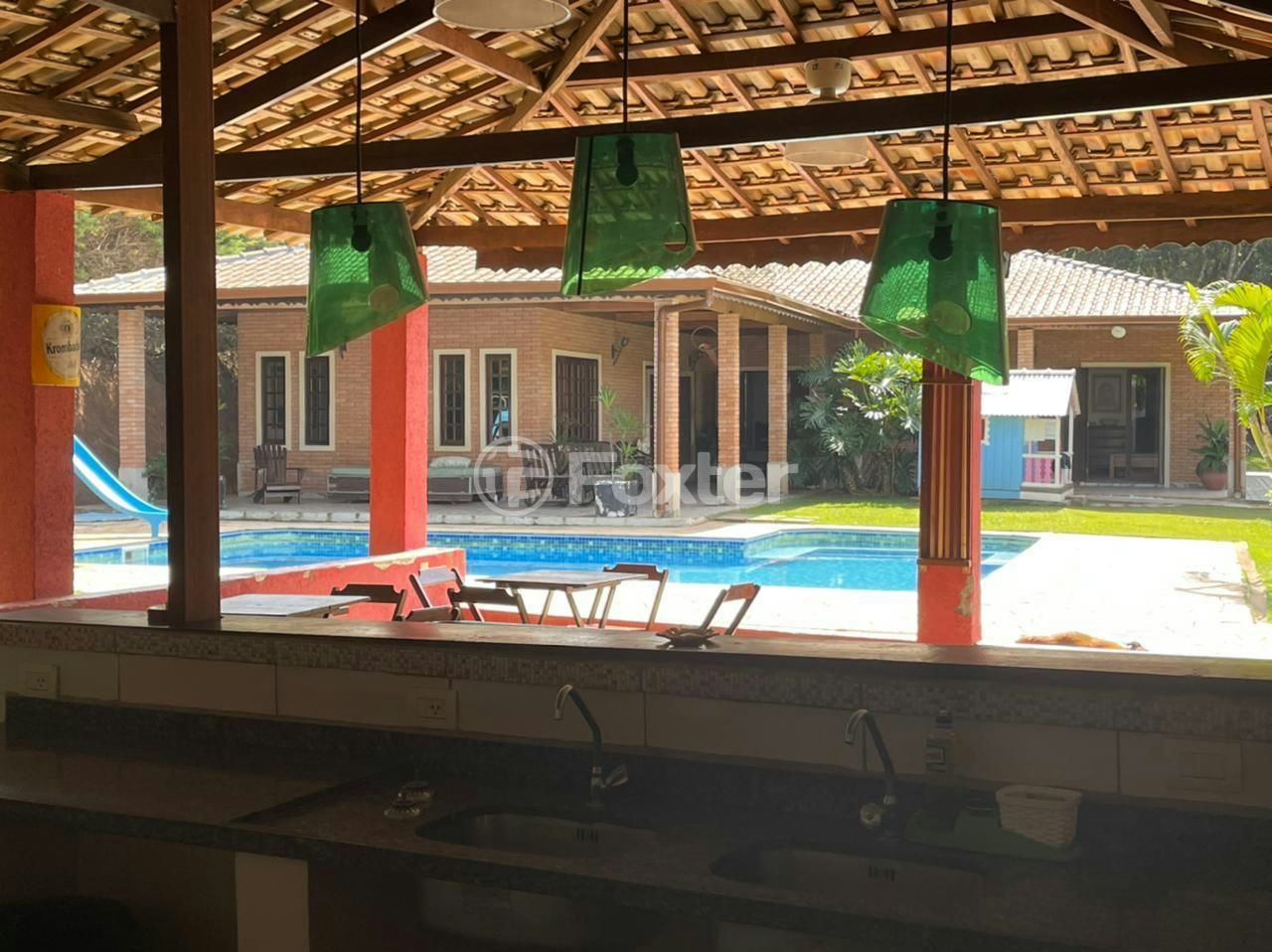 Chácara à venda com 9 quartos, 900m² - Foto 1
