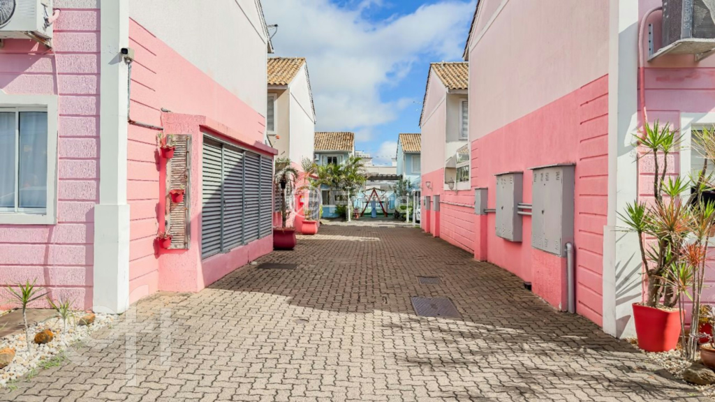 Casa de Condomínio à venda com 2 quartos, 76m² - Foto 2
