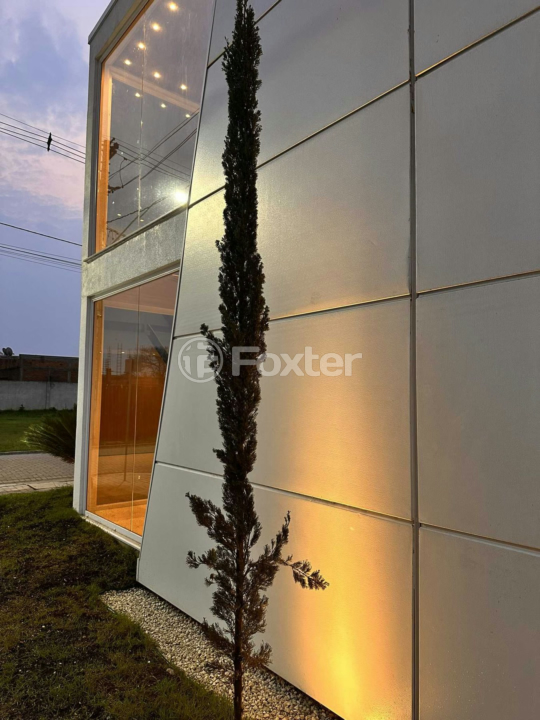 Casa de Condomínio à venda com 3 quartos, 235m² - Foto 3