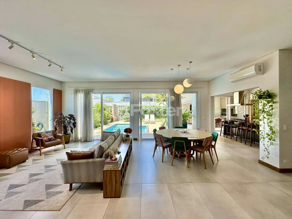 Casa de Condomínio à venda com 4 quartos, 525m² - Foto 2