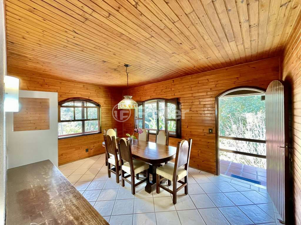 Casa de Condomínio à venda com 4 quartos, 2413m² - Foto 2