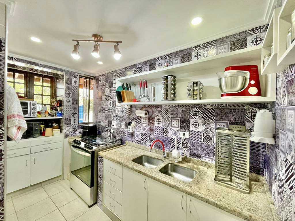 Casa de Condomínio à venda com 3 quartos, 477m² - Foto 4