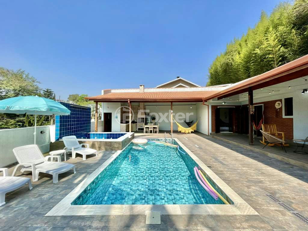Casa de Condomínio à venda com 3 quartos, 477m² - Foto 1