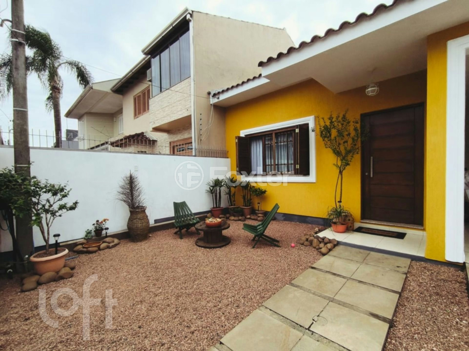 Casa à venda com 2 quartos, 87m² - Foto 1