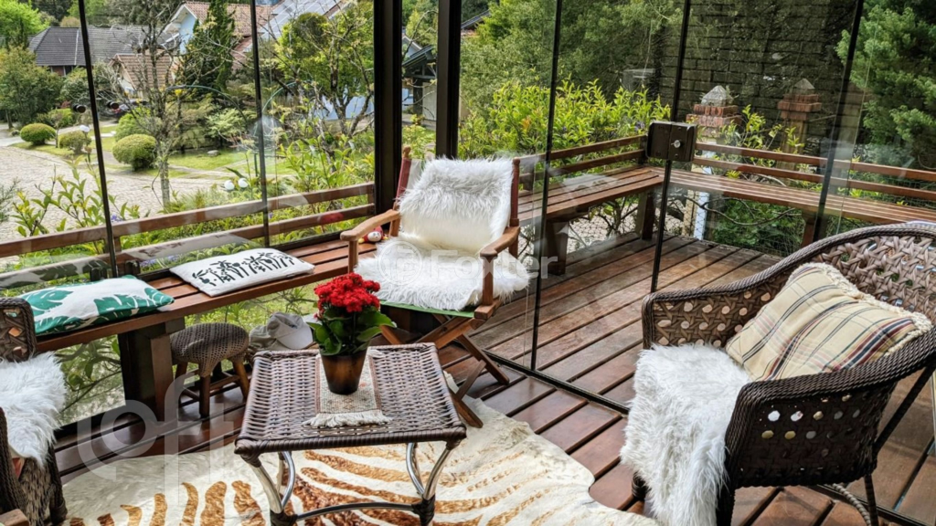 Casa de Condomínio à venda com 3 quartos, 204m² - Foto 3