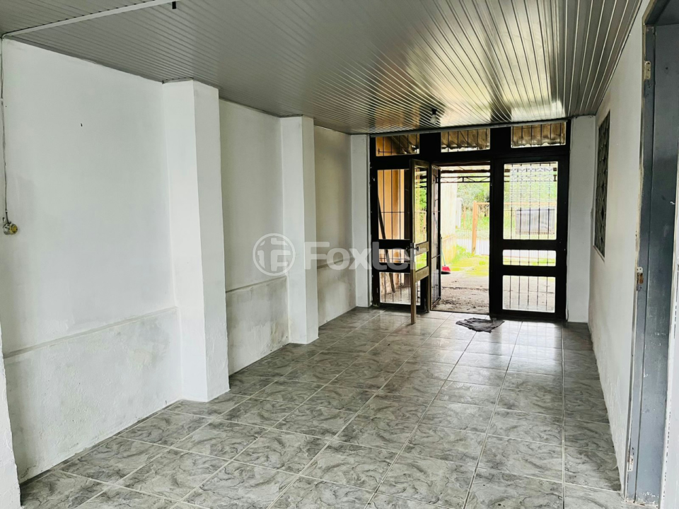 Casa à venda com 2 quartos, 77m² - Foto 1