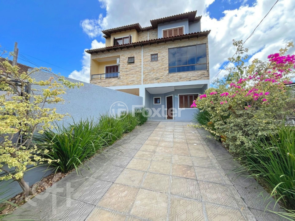 Casa à venda com 3 quartos, 187m² - Foto 1