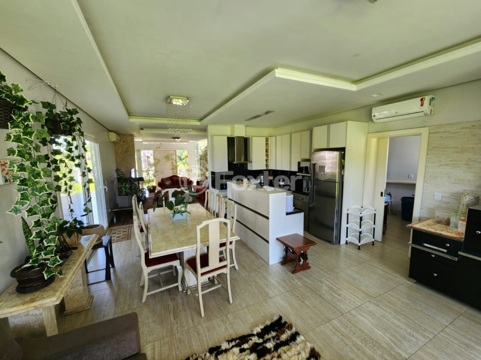 Casa à venda com 3 quartos, 212m² - Foto 5