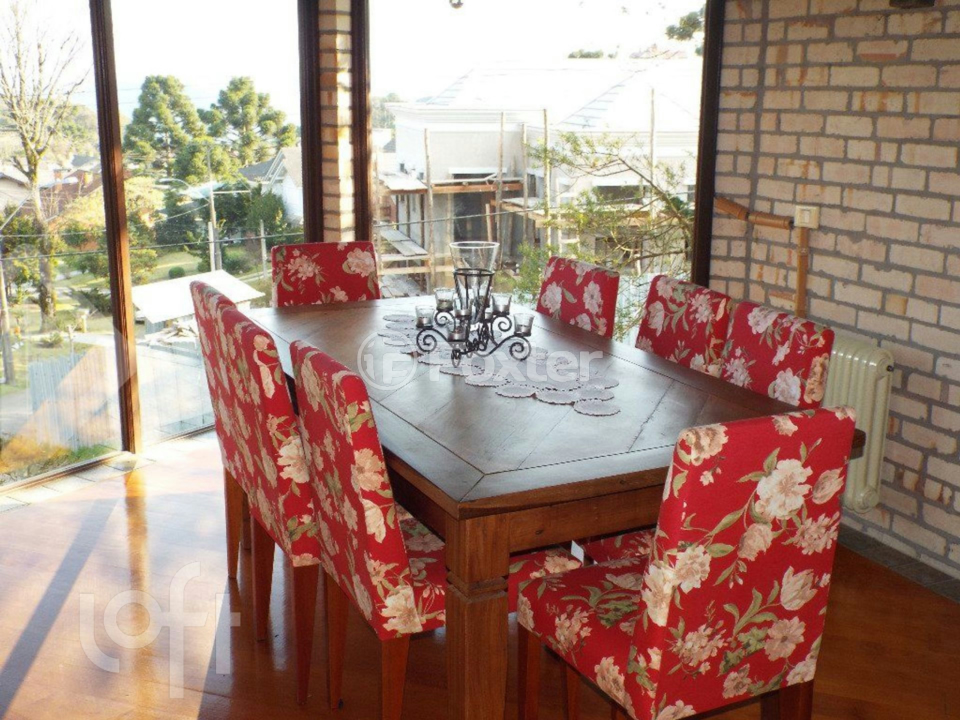 Casa de Condomínio à venda com 3 quartos, 170m² - Foto 2