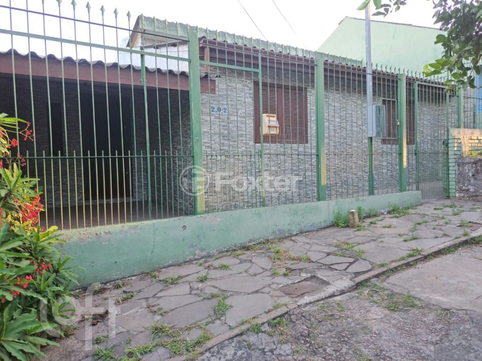 Casa à venda com 3 quartos, 100m² - Foto 4