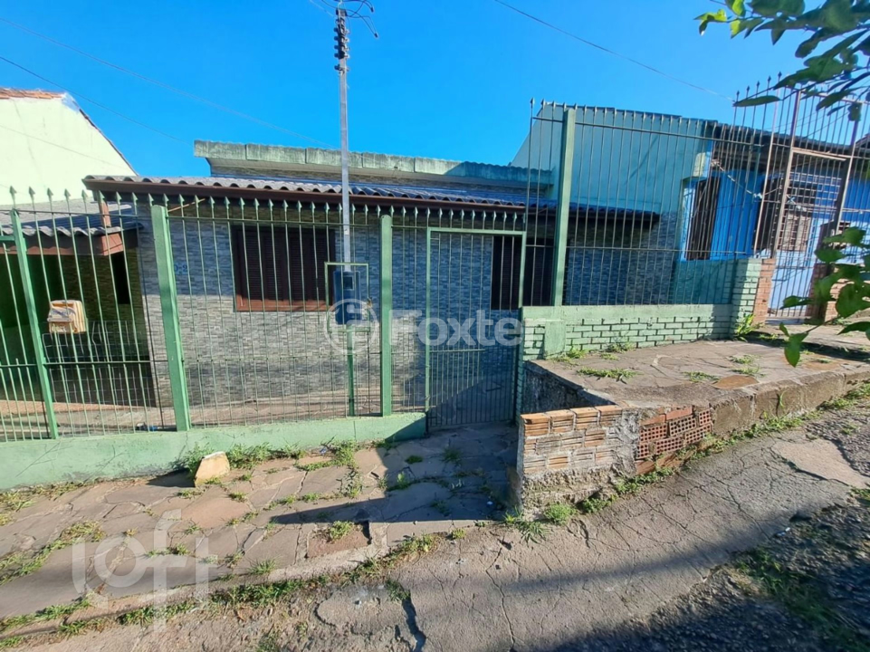 Casa à venda com 3 quartos, 100m² - Foto 1
