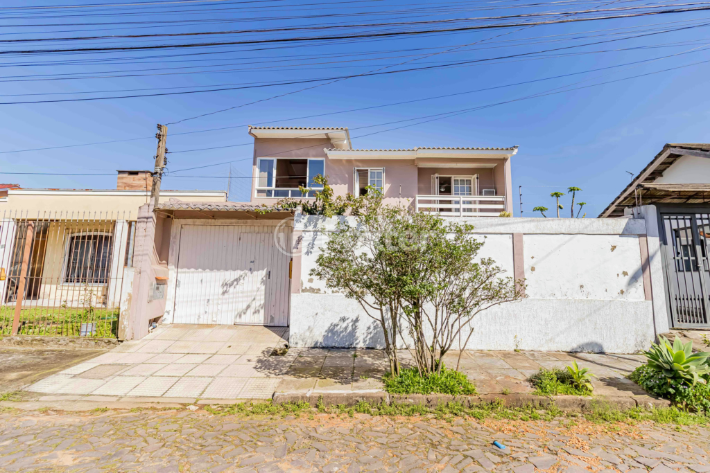 Casa à venda com 3 quartos, 200m² - Foto 1