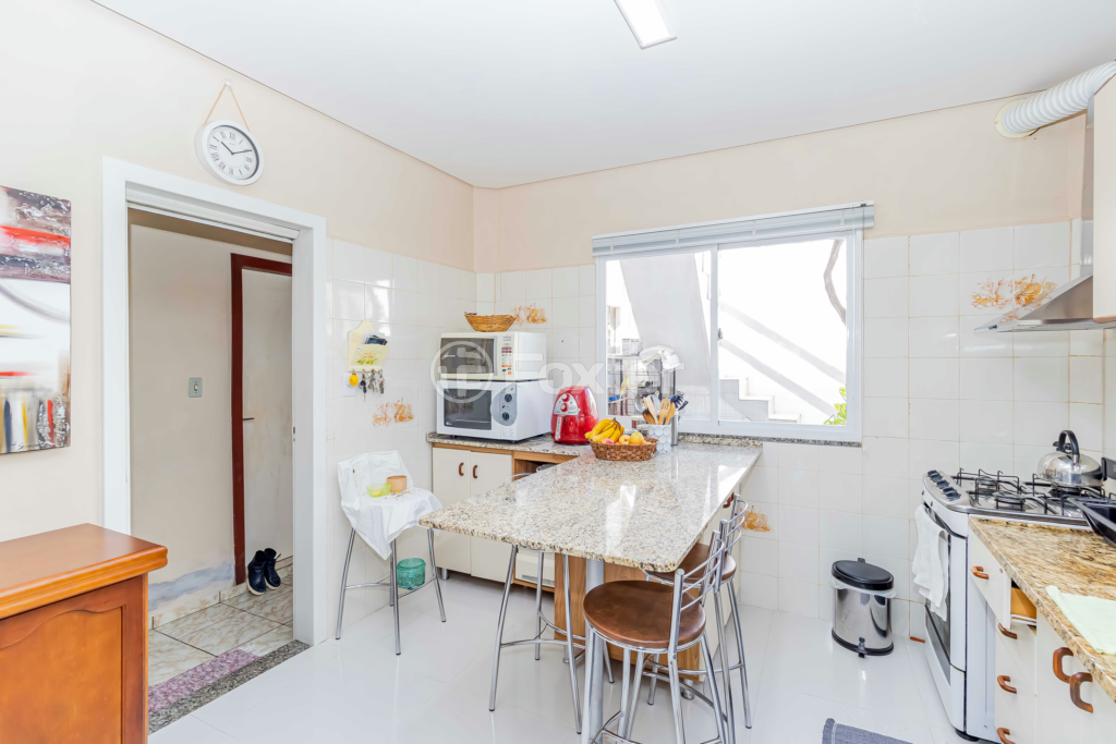 Casa à venda com 3 quartos, 200m² - Foto 10