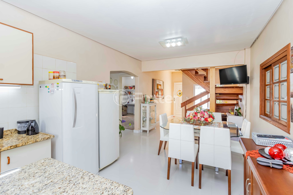 Casa à venda com 3 quartos, 200m² - Foto 11