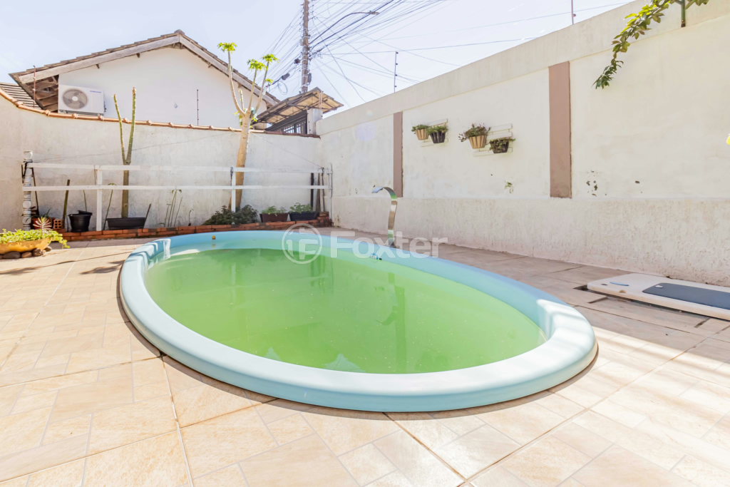 Casa à venda com 3 quartos, 200m² - Foto 2