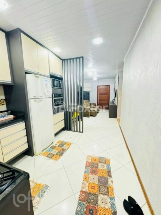 Casa à venda com 3 quartos, 64m² - Foto 4