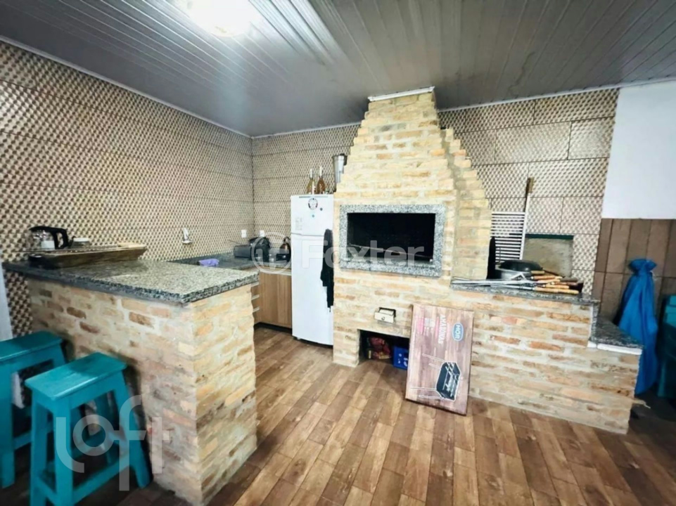 Casa à venda com 3 quartos, 64m² - Foto 1