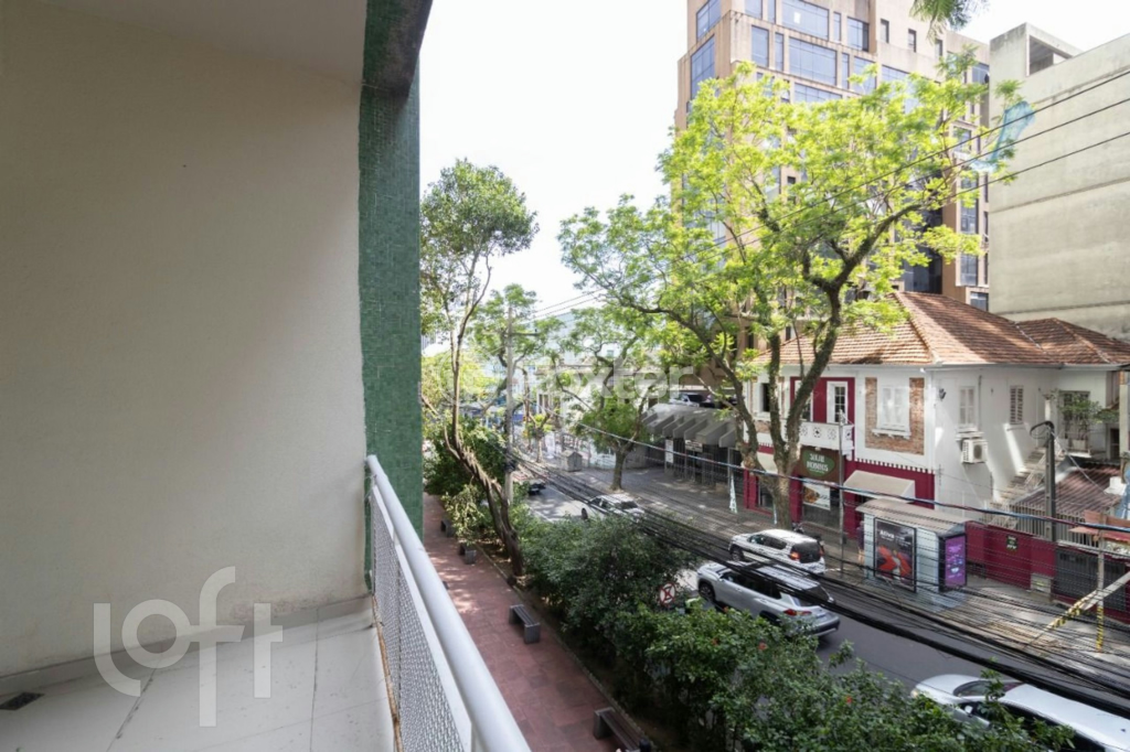 Apartamento à venda com 3 quartos, 150m² - Foto 2