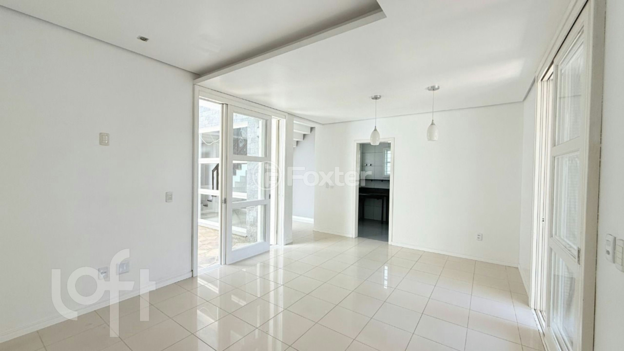 Casa à venda com 4 quartos, 200m² - Foto 11