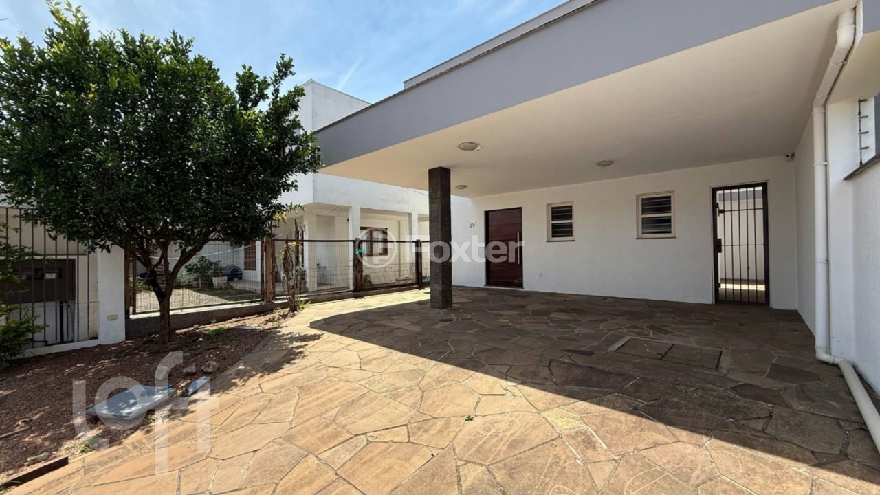 Casa à venda com 4 quartos, 200m² - Foto 1