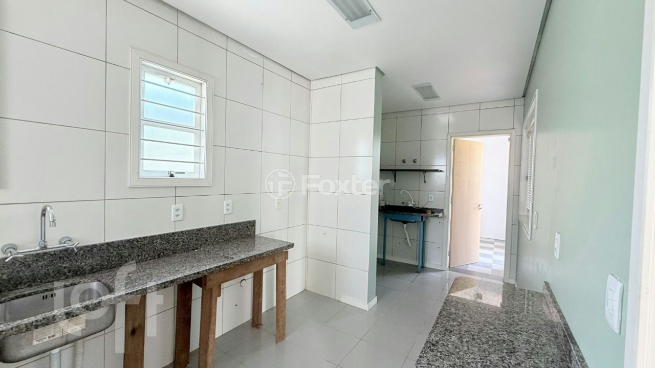 Casa à venda com 4 quartos, 200m² - Foto 13