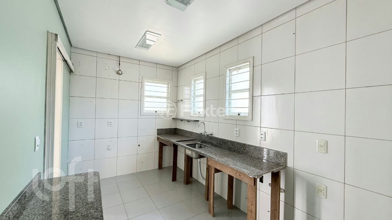 Casa à venda com 4 quartos, 200m² - Foto 15