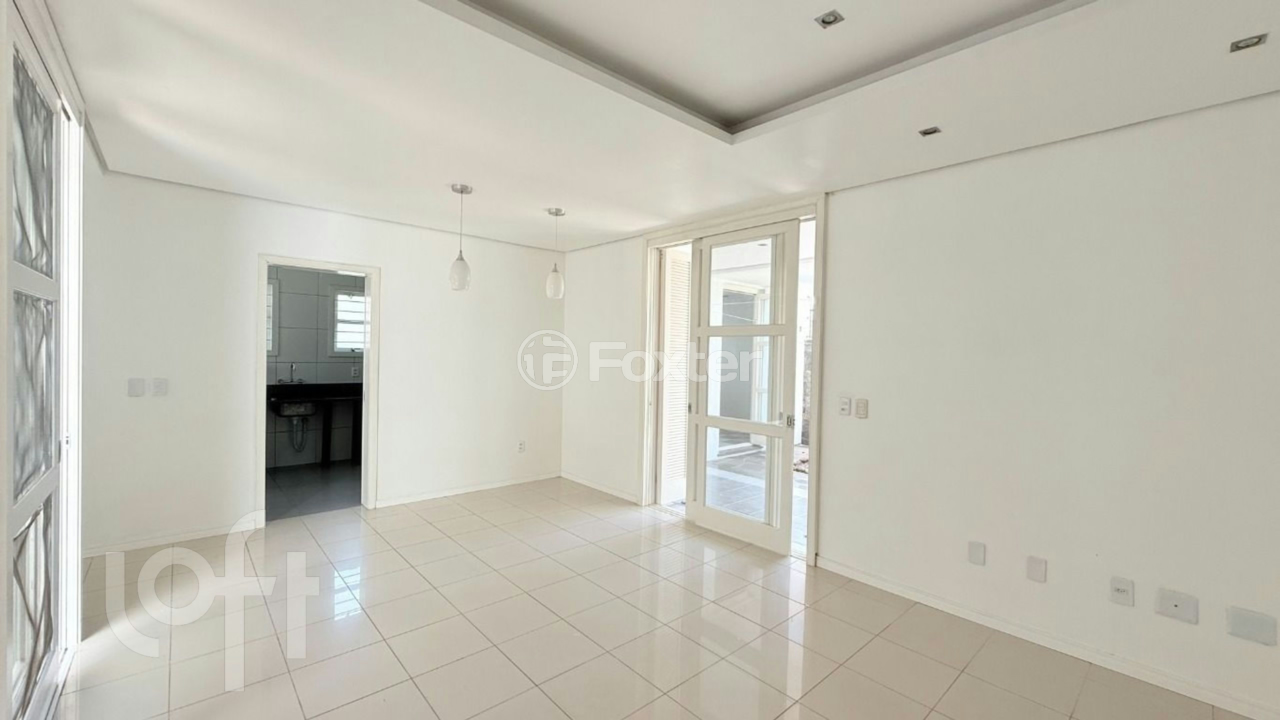 Casa à venda com 4 quartos, 200m² - Foto 10