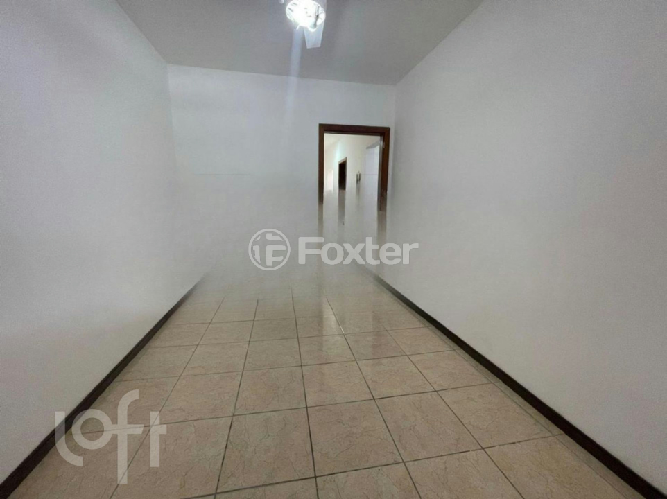 Casa à venda com 3 quartos, 170m² - Foto 4