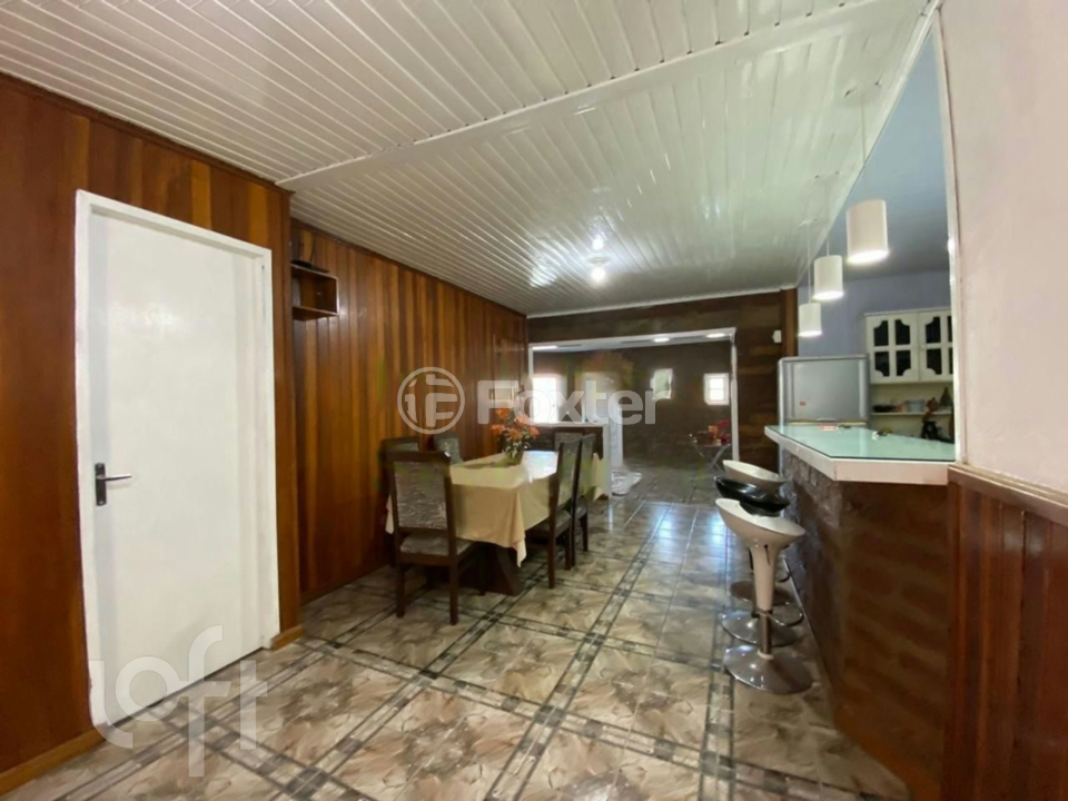 Casa à venda com 2 quartos, 140m² - Foto 2