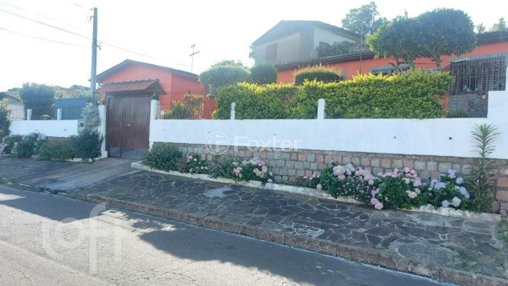 Casa à venda com 6 quartos, 183m² - Foto 3