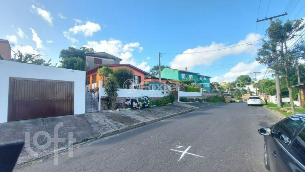 Casa à venda com 6 quartos, 183m² - Foto 2