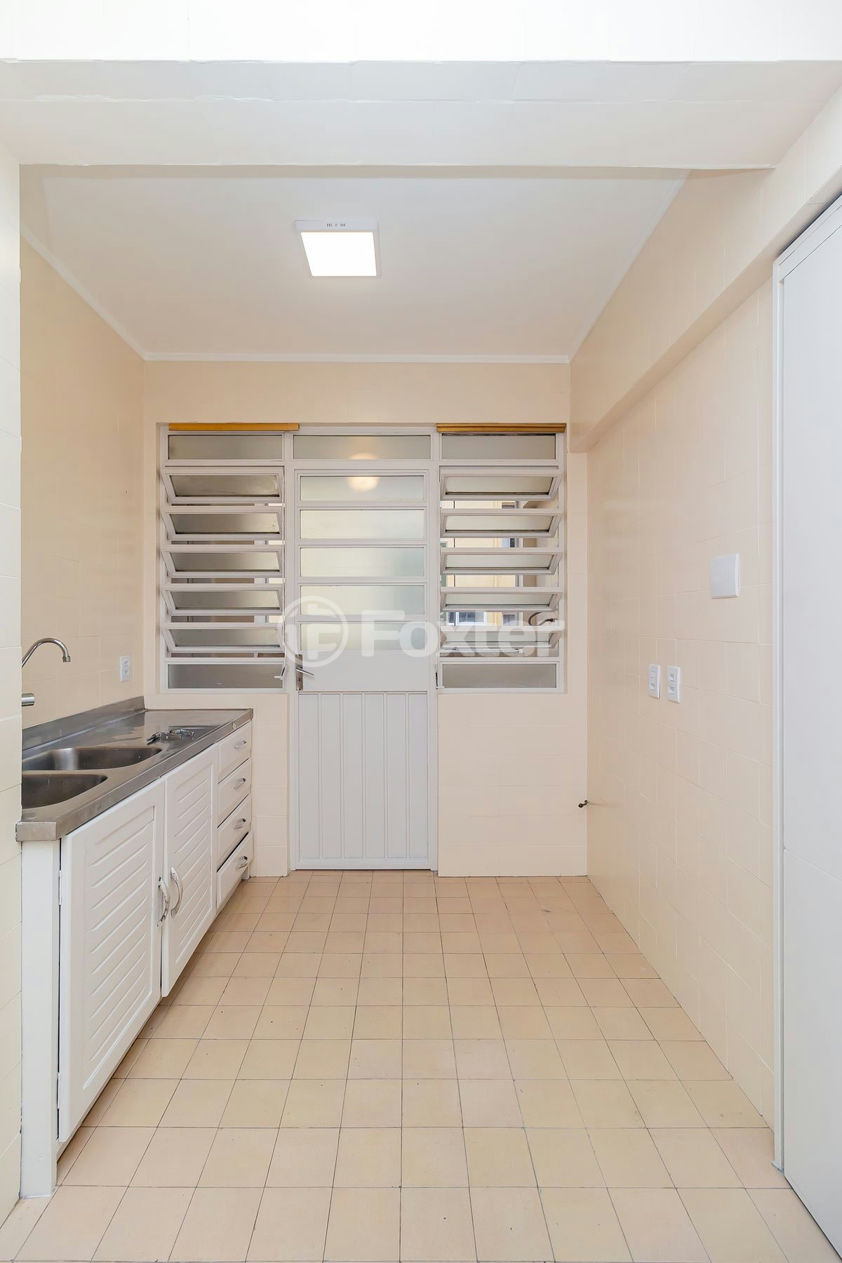 Apartamento à venda com 2 quartos, 72m² - Foto 23