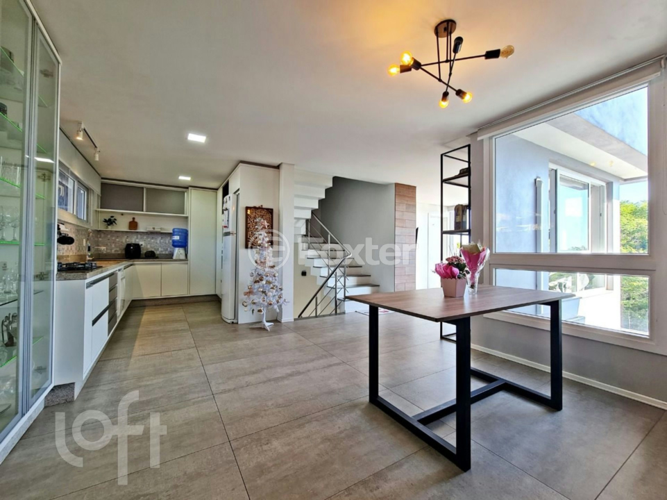 Casa à venda com 3 quartos, 192m² - Foto 2