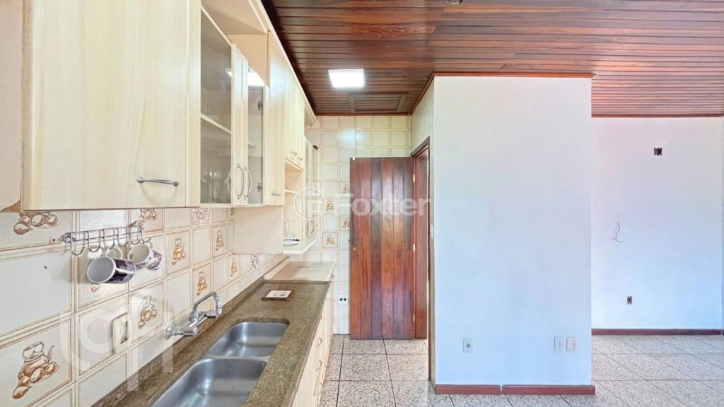 Casa à venda com 3 quartos, 240m² - Foto 7