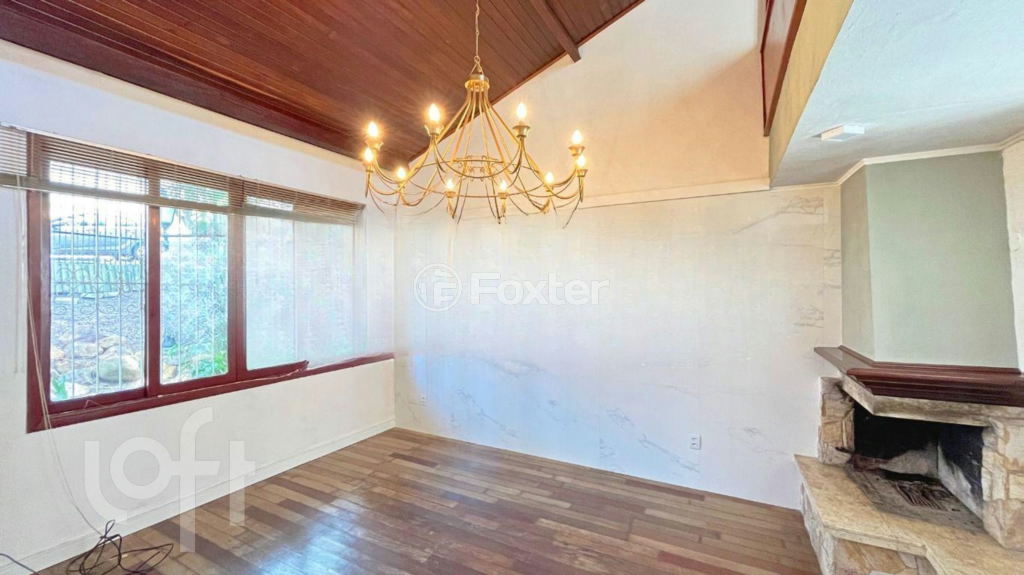 Casa à venda com 3 quartos, 240m² - Foto 1