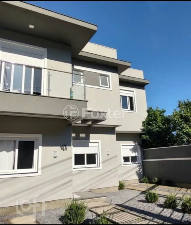 Casa à venda com 3 quartos, 105m² - Foto 1