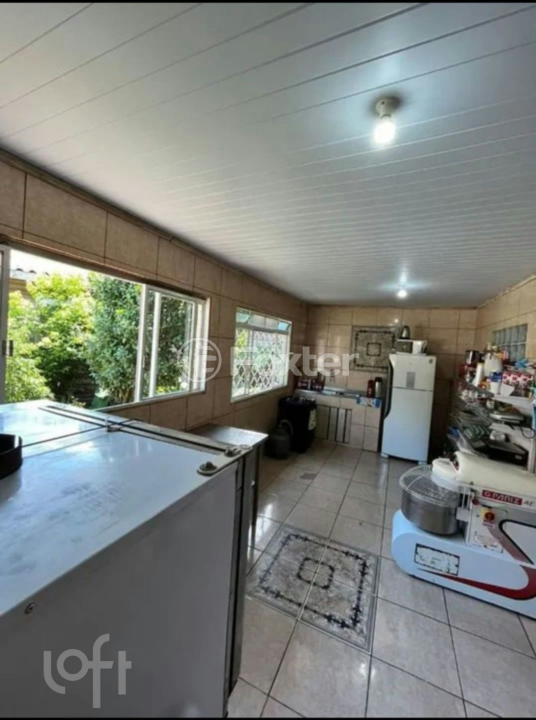 Casa à venda com 2 quartos, 200m² - Foto 1