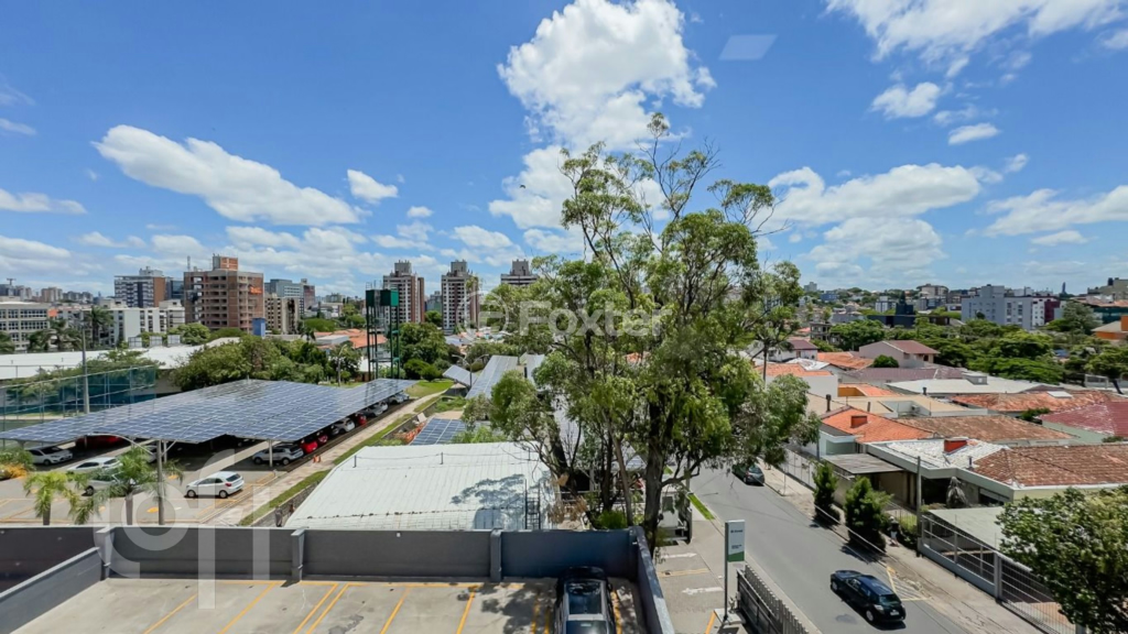 Apartamento à venda com 3 quartos, 81m² - Foto 2