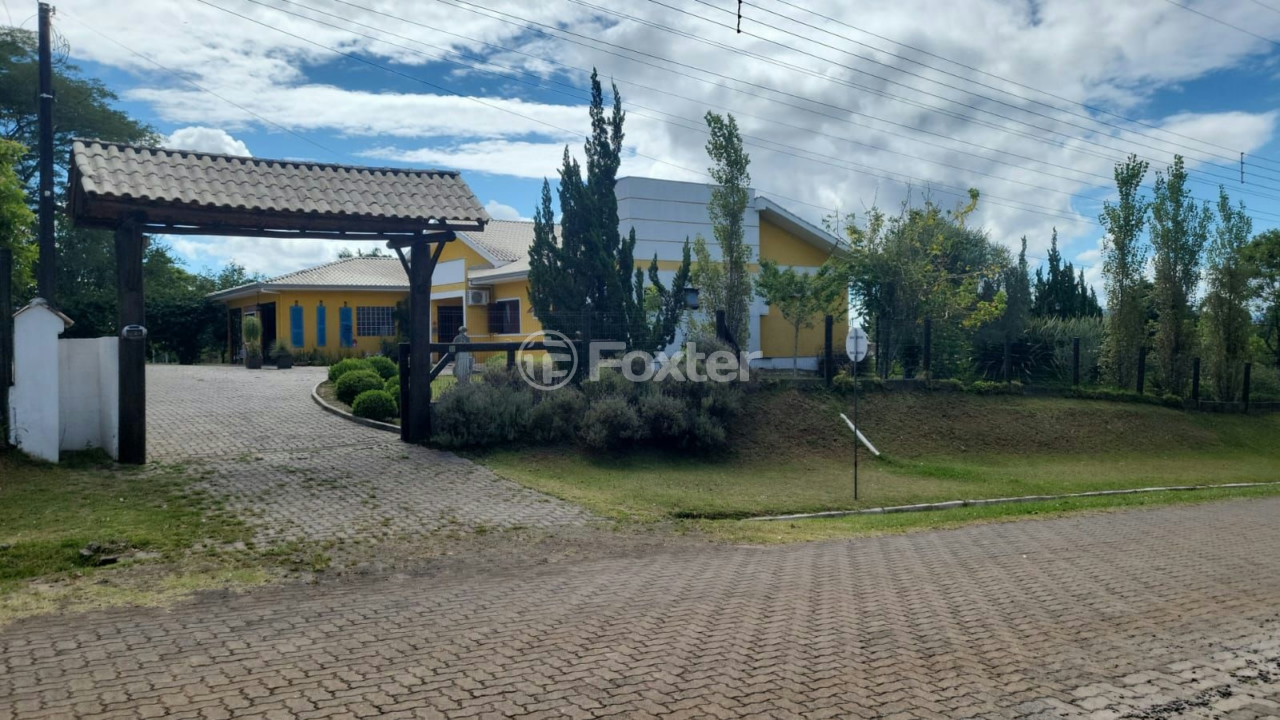 Casa de Condomínio à venda com 4 quartos, 446m² - Foto 1