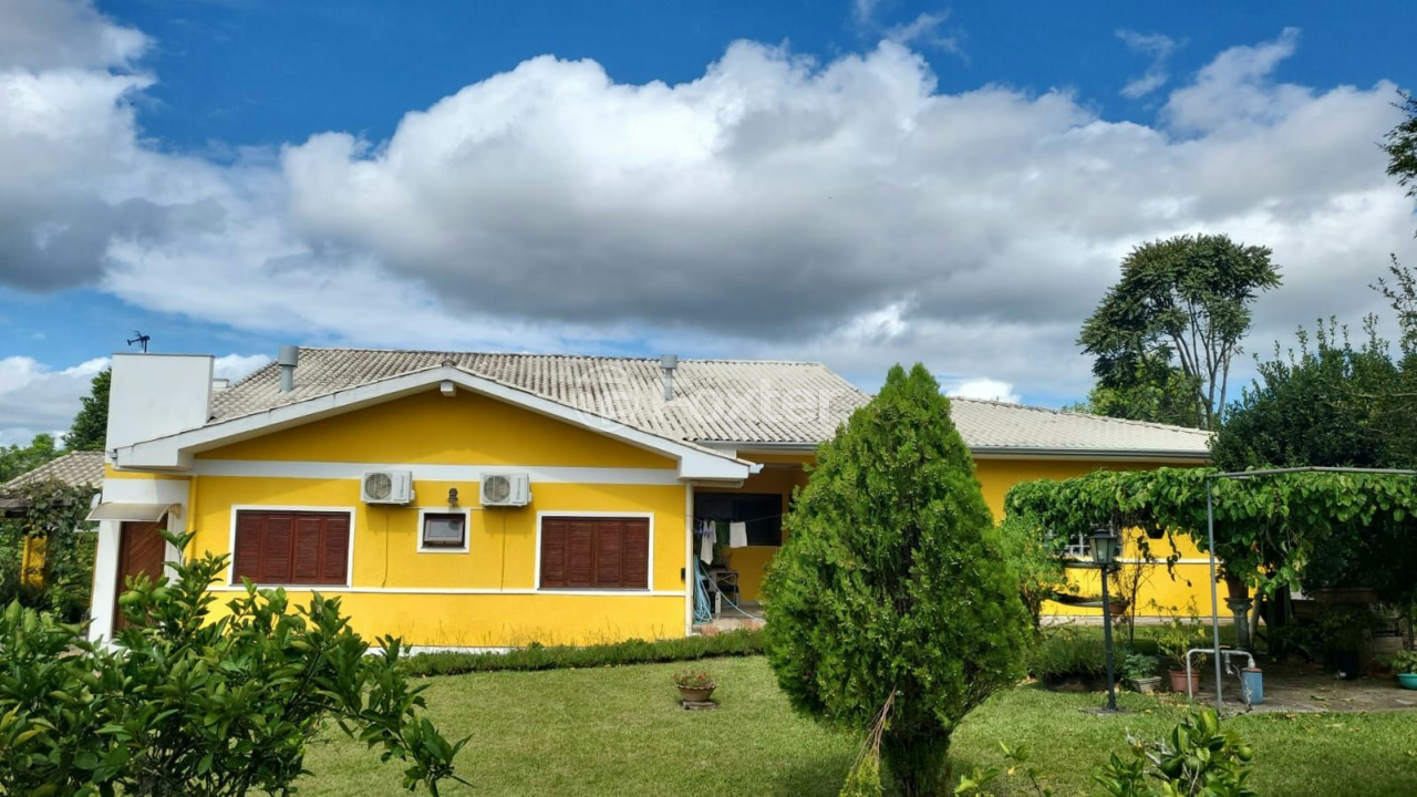 Casa de Condomínio à venda com 4 quartos, 446m² - Foto 2
