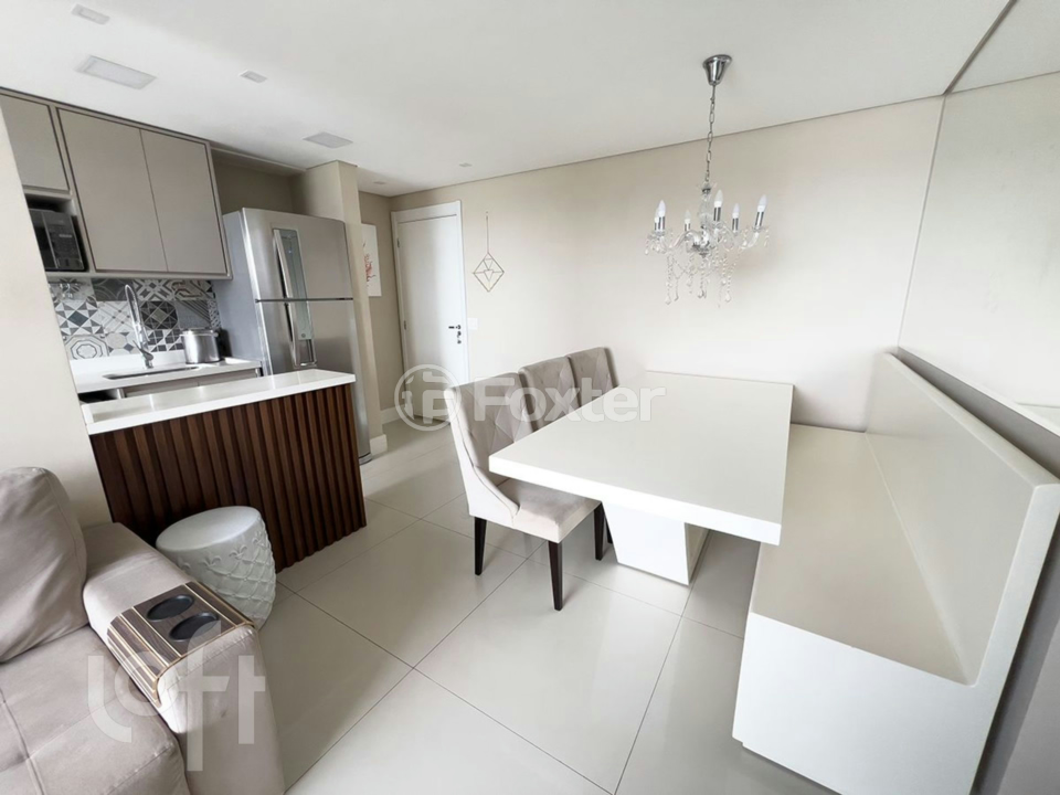 Apartamento à venda com 2 quartos, 63m² - Foto 2