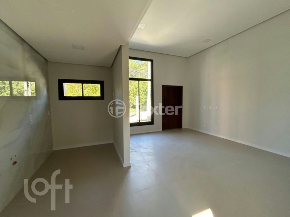 Casa à venda com 3 quartos, 93m² - Foto 2