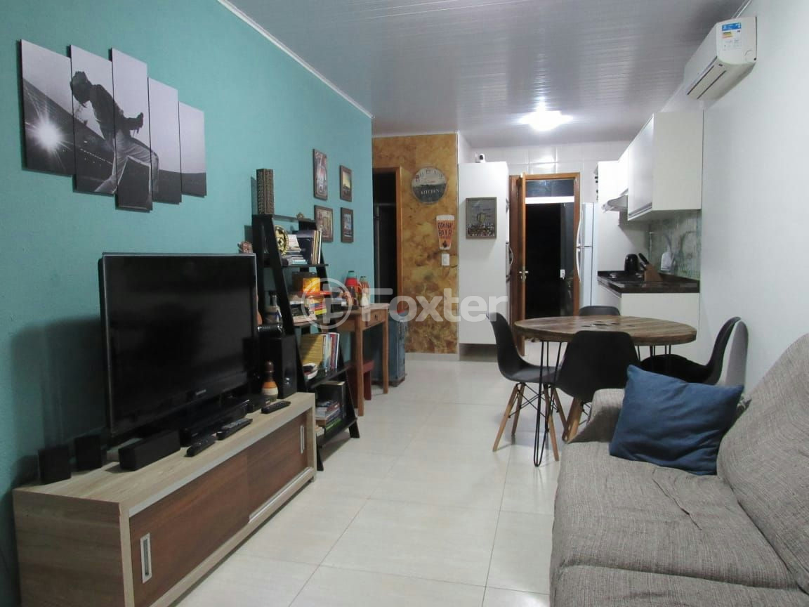 Casa à venda com 2 quartos, 64m² - Foto 1