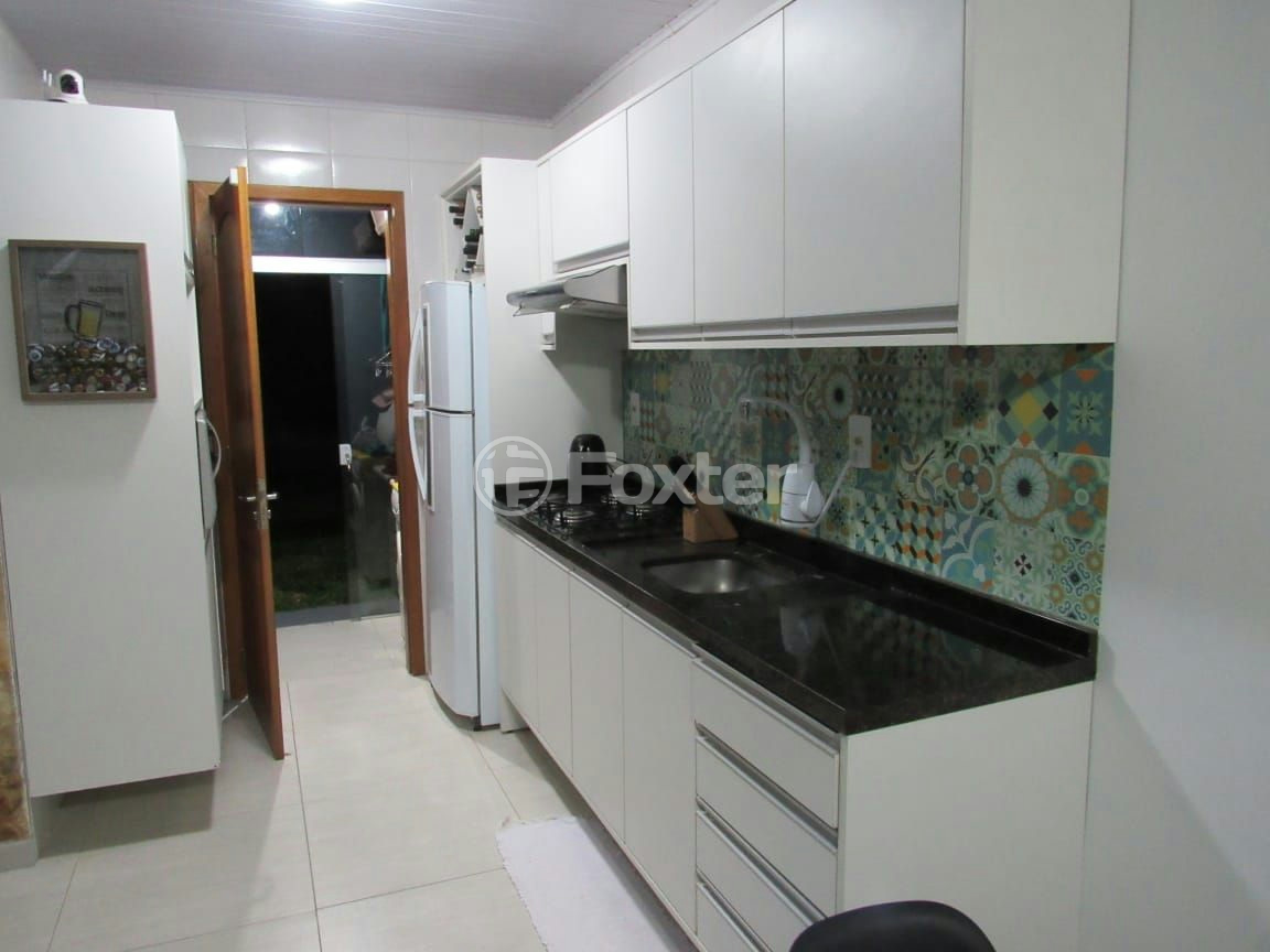 Casa à venda com 2 quartos, 64m² - Foto 4